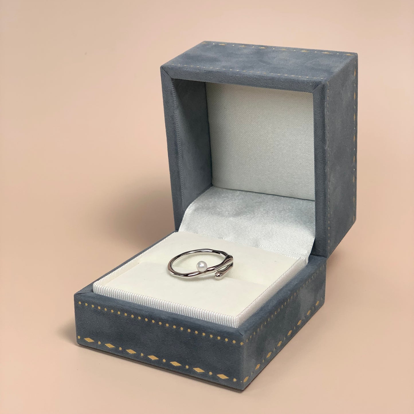 Adjustable Pearl Ring