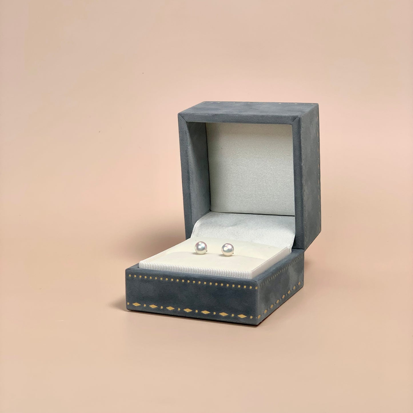 White Pearl Stud Earring - 5.0/6.0mm