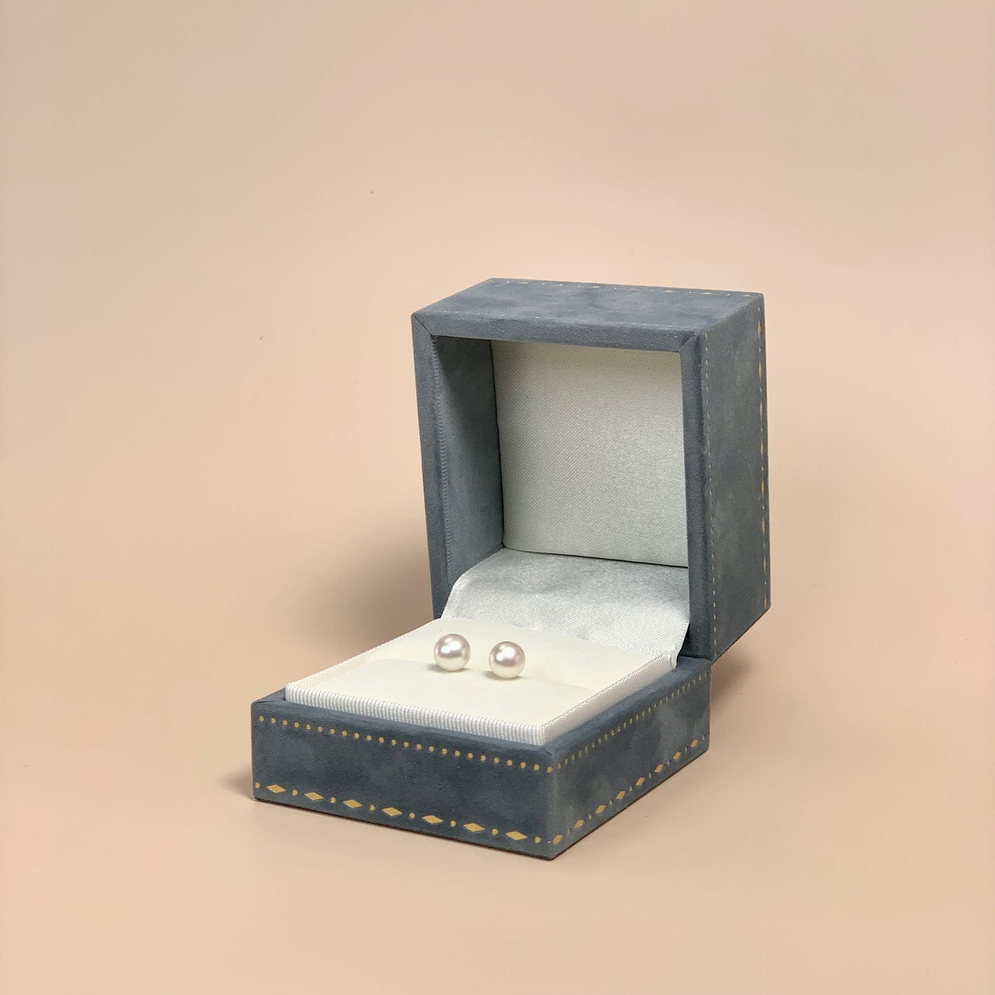 White Pearl Stud Earring - 6.5/7.0mm