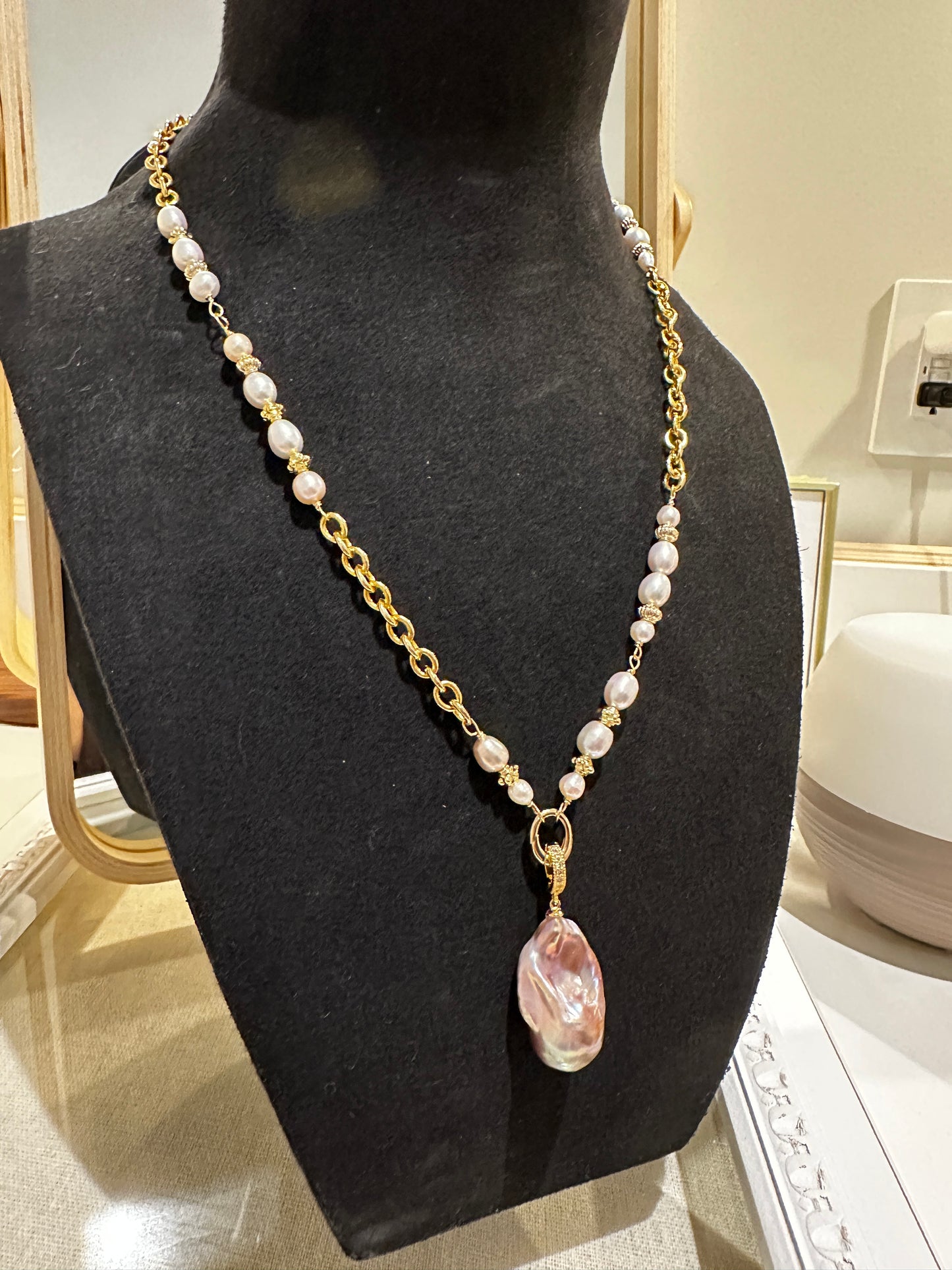 Vintage Style Pearl Necklace