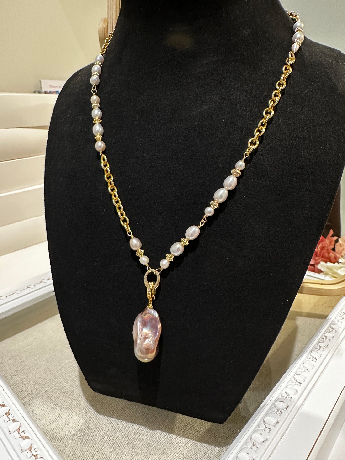 Vintage Style Pearl Necklace