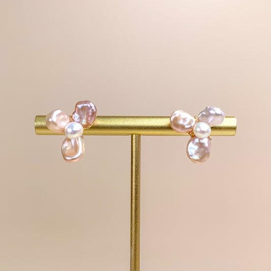 Trillium Coral Pearl Stud Earring